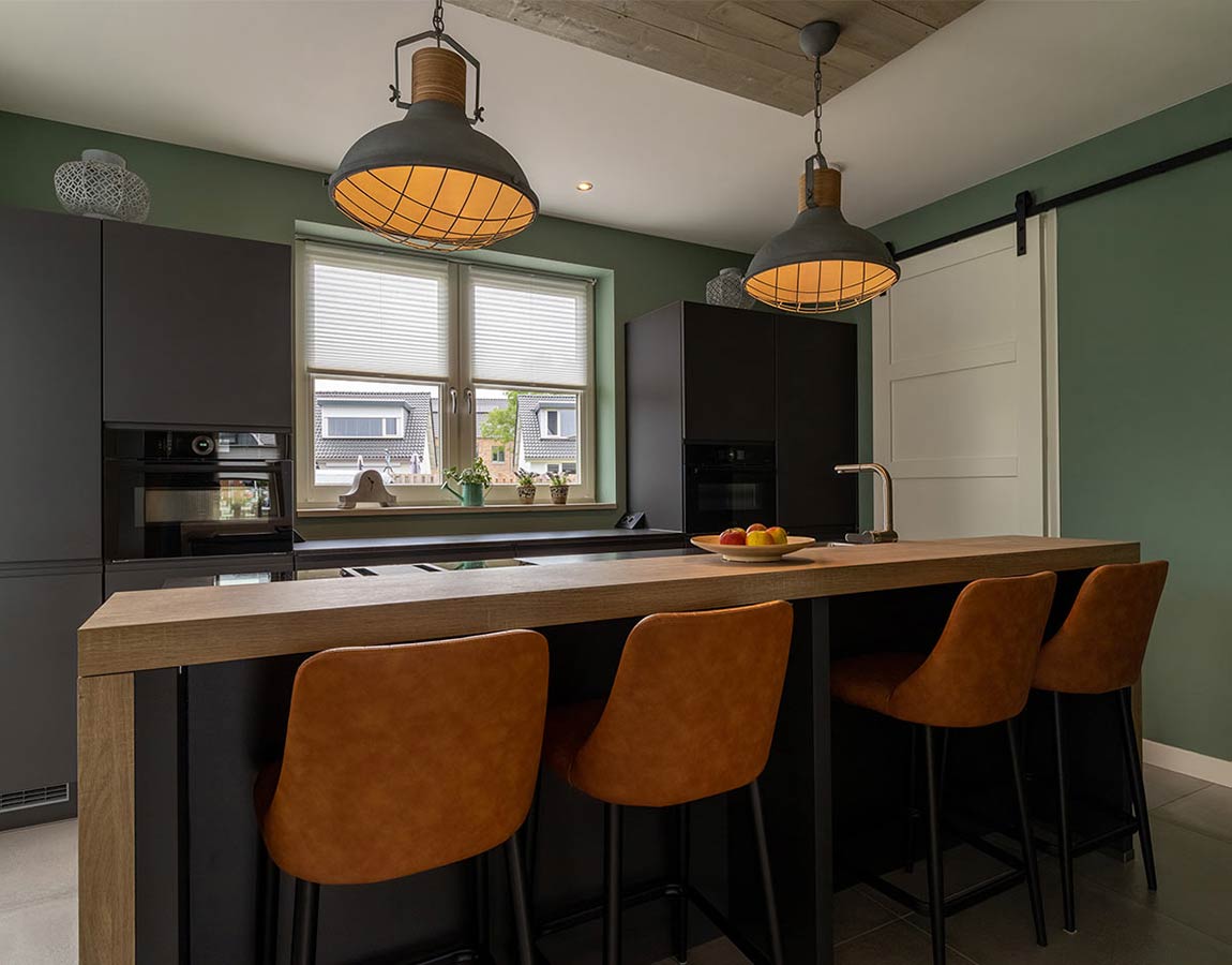 REDDY Keukens Veen | Moderne keuken met bar/kookeiland