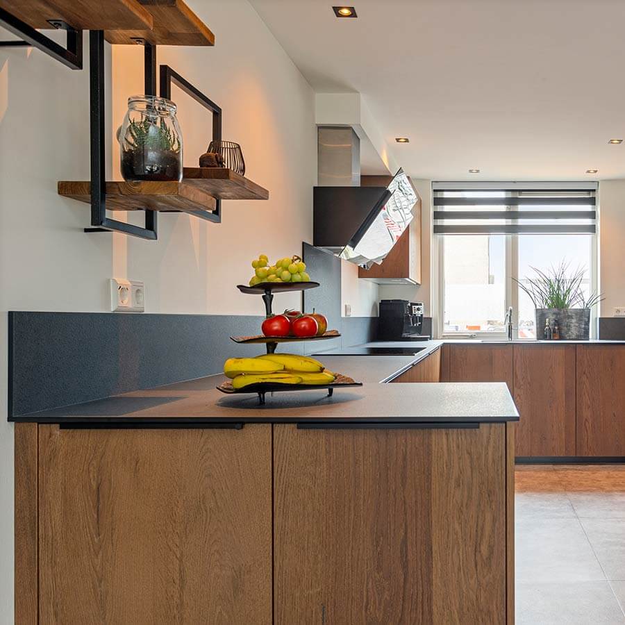 REDDY Keukens Vianen | Moderne houten hoekkeuken